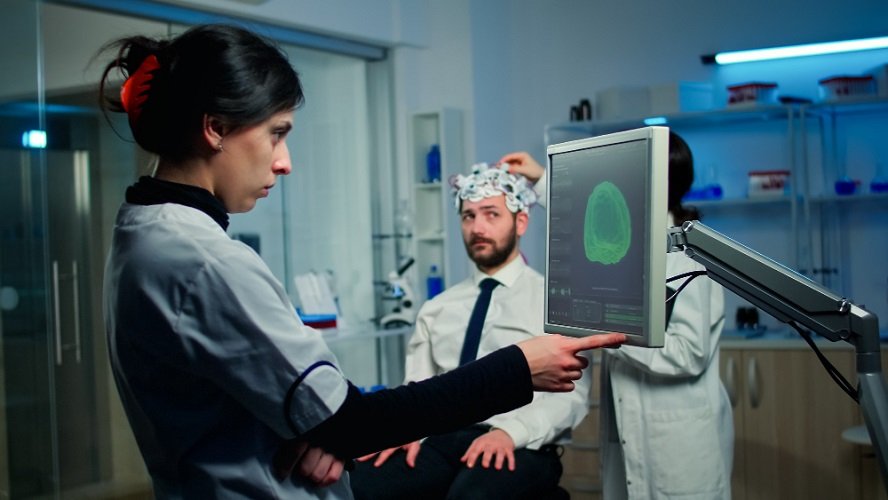 The Impact of Real-Time EEG Monitoring